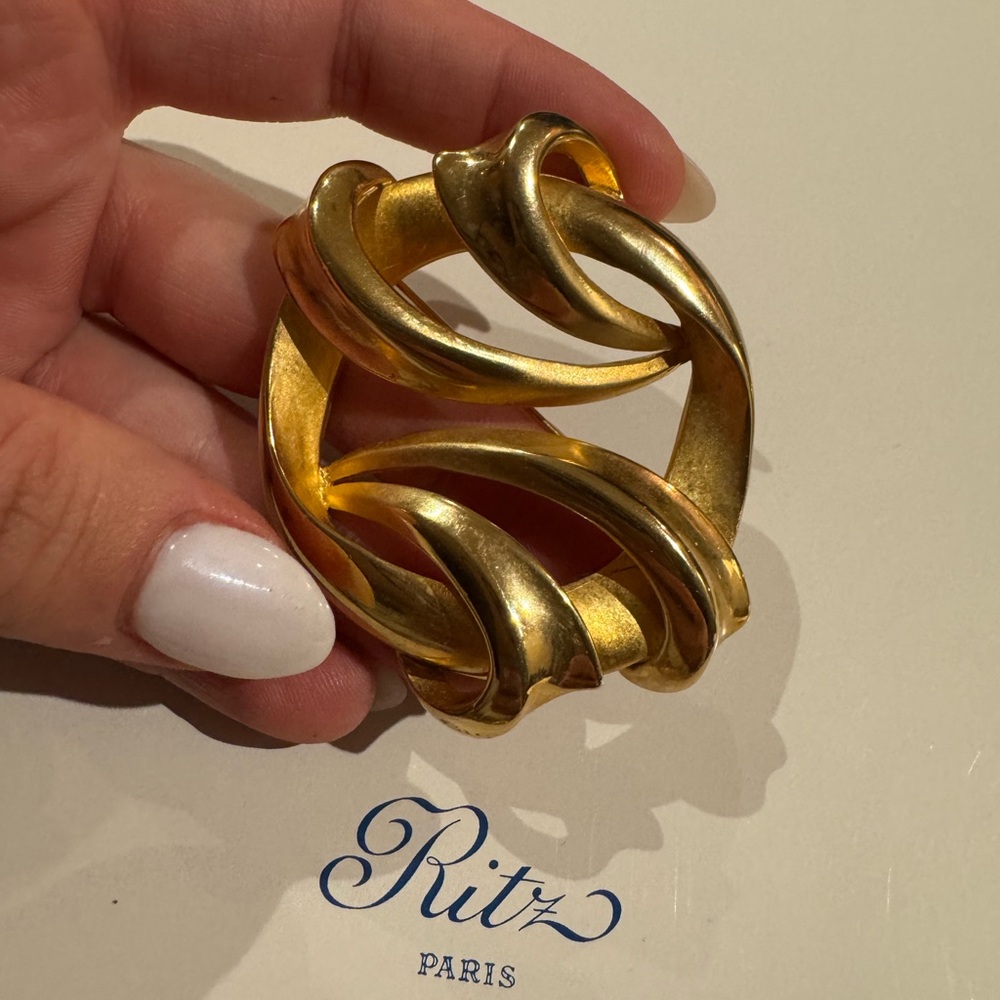 Vintage Fernando Originals gold tone abstract wreath brooch pin